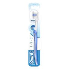 Escova de Dente Oral-B 1-2-3 - Média, Limpeza Brilhante, Sortida Com 1 Unidade