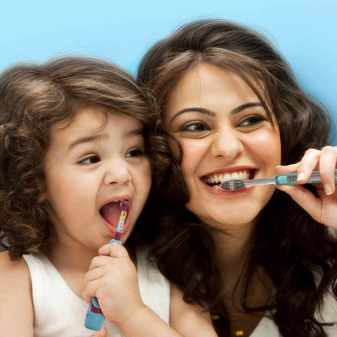 Escova de Dente Oral-B Indicator Plus Nº 35, Macia, Sortida, Leve 2 Unidades Pague 1 Unidade