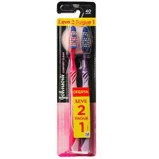 Escova de Dente Johnson's Reach Comfort  Nº 40 - Dureza Média - 1 + 1 Unidade