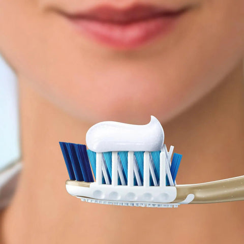 Kit Pasta de Dente Oral-B 100% de Sua Boca Cuidada Menta Refrescante 140g 2 Unidades