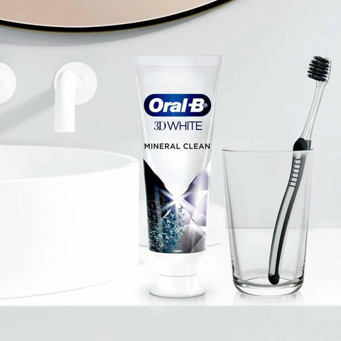 Pasta de Dente Oral-B 3D White Mineral Clean  102 g