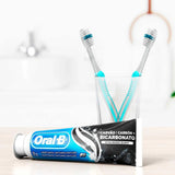 Pasta de Dente Oral-B Carvão + Bicarbonato Extra Branco 140g